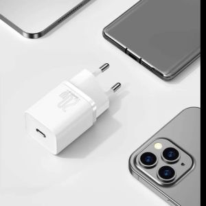 IT Plug 20W Charger - Putih & IT Plug 20W Charger Dinding