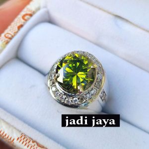 Cincin Batu Green Peridot Mewah Elegan