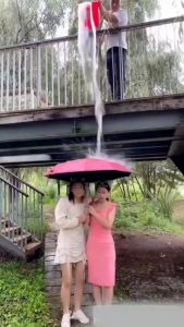 AMK Cute Folding Umbrella Extra Large Easy Portable And Compact Automatic Open Close UV Umbrella Outdoor Payung Lipat 折叠伞