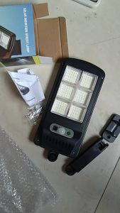 Đèn Năng Lượng Mặt Trời Chống Nước 6 Led 3 Chế Độ Hình Chữ Nhật 20x10cm Siêu Sáng Kèm Remote Và Giá Đỡ