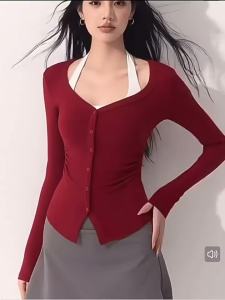 Red V-Neck Long Sleeve Fitted Yoga Top