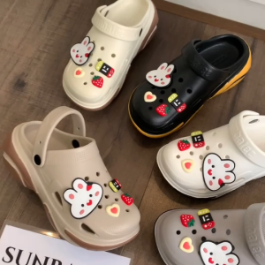 MAKATA💗 รองเท้าหัวโตแฟชั่น รองเท้าแบบสวมเสริมส้น 7ซม. สีทูโทน+แถมตัวติด เบาพื้นนิ่ม ใส่สบาย💗SUNTP39