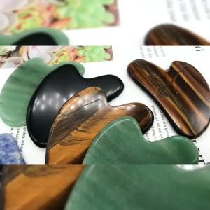 Natural Stone Guasha Scraping Massage Tool Amethyst Quartz Jade Gua Sha Board Heart Shaped Massager Scraper Tools for Face Body