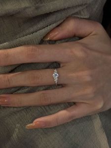 S925 Sterling Silver Ring Elegant Simplicity Design Berlin Love Letter Ring Moissanite Engagement Ring Fashionable Luxury