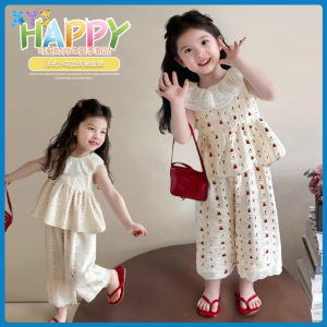 Kids Sville ชุดเด็กผู้หญิง ชุด เด็ก เวอร์ชั่น เกาหลี ชุดสองชิ้น เสื้อคอตุ๊กตา+กางเกงขอบลูกไม้ ชุดแขนกุดเด็กหญิง ชุดเสื้อกั๊กเจ้าหญิง กางเกงขายาวลายดอกไม้ ซับเหงื่อระบายอากาศ นุ่มและเป็นมิตรกับผิว 80-150cm