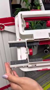 ไม้ถูถังรีดน้ำพลาสติกหนา สามารถล้างและรีดน้ำได้ แยกช่องซักล้าง-รีดแห้ง สะดวกและสะอาด ไม่เลอะมือ ถังถูพื้นสีขาว-เเดง การออกแบบอ่างล้างแบบคู่2ช่อง