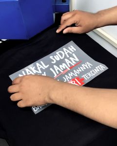 Desain Kaos Keren - Kaos Baju Kata Pasangan Nakal Sudah Gak Jaman Bahan Combed 20s Lembut Nyaman Standar Distro