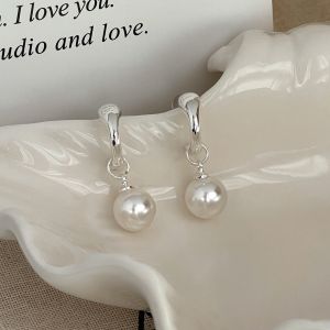 Simple Pearl Mosquito Coil Tray Ear Clips Fashion Jewelry Elegant Small Luxury Pearl Earrings French Style Alloy Gold Plated