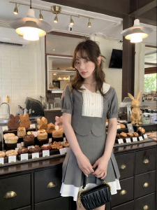 NIHAOKANONG | Bộ Đồ Mùa Hè Thiết Kế Đẹp với Cổ Gập và Chân Váy Xếp Ly