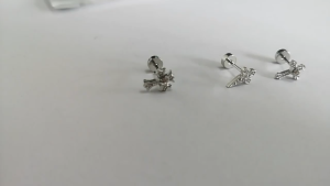 Ganten🍎Anting Salib Punk Anting Baja Titanium Untuk Wanita Anting Zirkon Tidak Beraturan COD