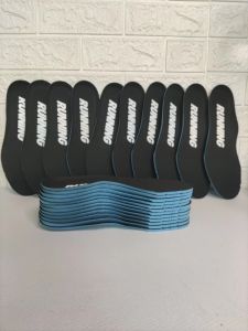 พื้นรองเท้าวิ่ง  ระบายอากาศได้ดี ดูดซับเหงื่อควบคุมกลิ่นการดูดซับแรงกระแทกรองเท้ากีฬาอุปกรณ์เสริมรองเท้าออกกําลังกาย