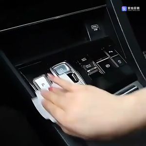 Khăn ướt 80 tờ vệ sinh nội thất ô tôxe máy tiện dụng - Giấy ướt phục hồi tái tạo nội thất sáng bóng