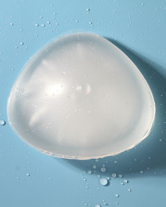 ONEFENG Triangle Silicone Breast Form Mastectomy Transpert Prosthesis Bra Enhancer Inserts (1 Piece)