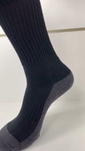 Goldtoe Mens Crew Half Terry Sports Socks - Perfect for Athletic Activities