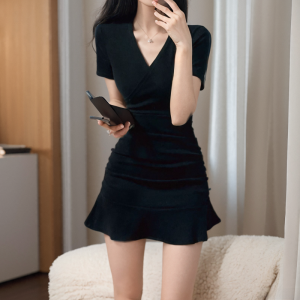 Slim Fit V-Neck Fish Tail Black Dress Short Length Summer Clothing for Women Tight Waist Asymmetrical Design Bodycon Skirt