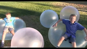 ToyVille Bubble Ball ลูกบอลฟองน้ำ ลูกโป่งเป่าลม ลูกบอลฟองอากาศ เกมกลางแจ้ง เด็กเล่นของเล่นน้ำ
