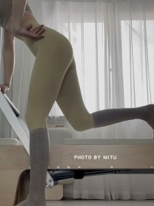 Tất Tập Yoga Cotton Dày Chống Trượt Dài Đến Bắp Chân Cho Nữ Tất Tập Yoga Pilates Toàn Bộ Mùa Thu Đông Mới