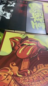 (isi 16pcs) poster dinding aesthetic tema motivasi quotes desain premium art carton - SC109\n(isi 16pcs) poster dinding aesthetic band bring me the horizon bmth desain premium art carton - SC48\n(isi 16pcs) poster dinding aesthetic tema dark black rebel desain premium art carton - SC70