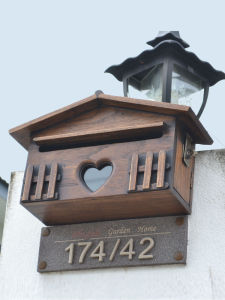 Biệt Thự Đông Nam Thái Lan Hộp Thư Treo Tường Bằng Gỗ Sử Dụng Ngoài Trời Tại Nhà Hộp Phân Phối Sữa Nông Thôn Đề Xuất Hộp Bộ Sưu Tập