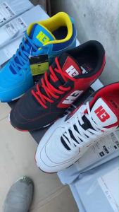 รองเท้าฟุตซอลH3รุ่นSala/size39-45มี3สีขาว/ฟ้า/ดำ   น้ำหนักเบาสีสดสวยงาม