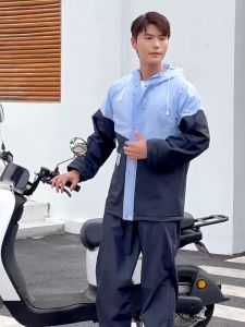 🌧100% รับประกัน10ปีไม่เก่าไม่รั่วไหล⛈Raincoat ชุดกันฝน เสื้อกันฝน L/XL/XXL 2ชั้นหนาขึ้น กันน้ำ100% ปีกหมวก2ชั้น กระเป๋าใหญ่พร้อมแถบสะท้อนแสง จะไม่แข็งตัว เสื้อฝน+กางเกงฝน เสื้อกันฝนมอเตอร์ไซค์ เสื้อกันฝนขี่มอเตอร์ไซค์ ชุดกันฝนมอไซค์