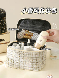 Large Capacity Travel Cosmetic Bag Womens Portable Makeup Bag Retro Style Storage Pouch for Toiletries And Skin Care Products