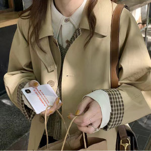 เสื้อแจ็คเก็ตผู้หญิง ทรงตรง แขนยาว ปกโปโล สไตล์สตรีท ฤดูใบไม้ผลิและฤดูใบไม้ร่วง 2025 ทรงยาวปานกลาง ลายสก็อต ดีไซน์ย้อนยุค สไตล์อังกฤษ เสื้อคลุมกันหนาว