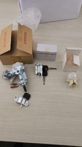 IGNITION STARTER KEY SWITCH  TOYOTA KDH200 VAN 2005YR ON LORRY TRUCK 4X4 AKSESORI