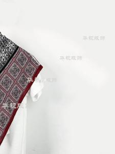 ผ้าพันคอไหมกำมะหยี่สีแดงสำหรับผู้หญิง ผ้าพันคอผ้าฝ้ายไหมทรงสี่เหลี่ยมขนาด 65 นิ้ว ฤดูร้อน ผ้าคลุมไหล่สำหรับผู้หญิง