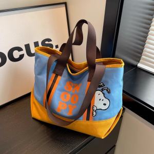 Japanese Cute Cartoon Snoopy Canvas Bag 2023 New Arrival Large Capacity Tote Mummy Bag Shoulder Tote Bag