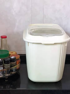 HETEE Rice Dispenser Airtight Sealed Storage Box with Lid - Insect & Moisture Proof Grain Container with Measuring Cup
