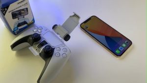 Dobe PS5 Controller Mobile Phone Clamp แบบหมุนไม่ได้ (คลิปยึดมือถือกับจอย)(ที่จับมือถือสำหรับเล่นเกมส์)(ที่จับจอยกับมือถือ PS5)(TP5-0527B)