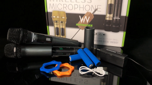 RAYHAYES Wireless Microphone Bluetooth UHF Handheld Rechargeable Dynamic Microphone For Karaoke Christmas Gift