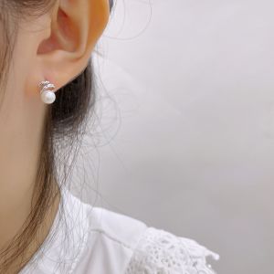 LAZO DIAMOND Sea of Beauty Twist Pearl Stud Earrings in 9k White Gold