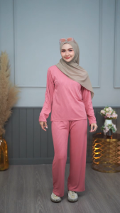 ชุดเซ็ตเสื้อกางเกง เนื้อผ้ายืดร่องมีสไตล์ ชุดเดียวจบ ใส่ได้ในชีวิตประจำวัน IN15วาริสมุสลิม