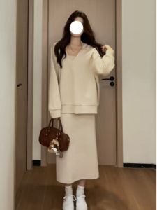 ชุดเสื้อฮู้ดแฟชั่นสำหรับผู้หญิง ชุดเดรสคอวีแขนยาว 2 ชิ้น ฤดูใบไม้ผลิและฤดูใบไม้ร่วง ไซส์ใหญ่ เสื้อผ้าทำงาน