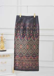 B ขายดี‼️[ผ้าถุงอัดกาว] ผ้าถุงไหมลาว ทอลายสวยหรู ฟรีไซส์ ผ้าถุงไหมสำเร็จ ผ้าหนาเนื้อดี