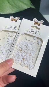 1 Tas Akrilik Bunga Dekorasi Seni Kuku Ukuran Campuran Putih Hitam Berlian Imitasi Permata Perak Alat Manikur untuk Desain Kuku DIY