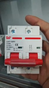 CB Aptomat DC 1000V 125A cho hệ Bình acquy Litium chuyên dụng cho điện mặt trời