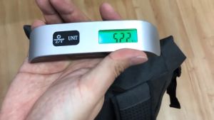 ชั่งน้ำหนักกระเป๋า BEZ ที่ชั่งน้ำหนักกระเป๋าเดินทาง 50 Kg ตาชั่งแขวน เครื่องชั่ง ดิจิตอล กระเป๋าสัมภาระ ชั่งสูงสุด กับ ตาชั่ง เครื่องชั่งพกพา ตาชั่งพกพา luggage weight scale สะดวกในการใช้งาน ชั่งน้ำกระเป๋า // PN-ELS-GB