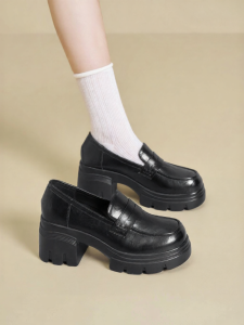 Josiny | Thick Heel Elevating Loafers Female Black