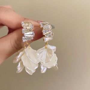 French Elegant Acrylic Petal Pendant Diamond Embedded Earrings Women Super Fairy Light Luxury Retro Drop Earrings Fashion Jewelry