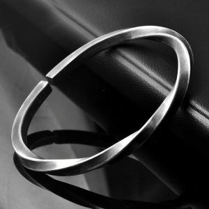 Retro U-Tong Open Ring Black Mobius Ring