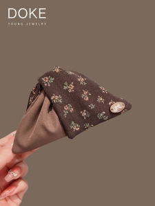Retro Floral Triangle Hair Claw Clip Womens Large Size Shark Hair Clip Versatile High-End Feeling Hair Accessories