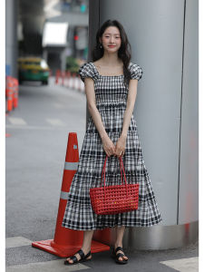 Mixd | Đầm Họa Tiết Caro Cổ Vuông Tay Ngắn Phong Cách Retro