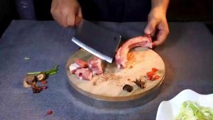 KIWI Stainless Steel Kitchen Knife 【813】/ Chinese Slice Cleaver Knife Wooden Handle/ Multipurpose Chef Knife/Pisau Dapur/Meat Cleaver/Boning Knife