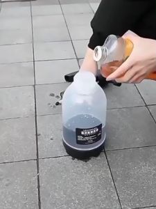 ถังฉีดโฟมล้างรถ กระบอกพ่นรถ 2 ลิตร พร้อมหัวเปลี่ยน 2 หัว