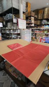 กระดาษแดง กระดาษปูย 20x15x10 ยาว30 นิ้ว 17 แกรม สีแดง