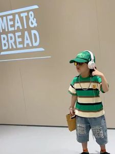 เสื้อยืดผู้ชายพิมพ์ลายใหม่2026ฤดูร้อนเสื้อลำลองทรงหลวมแฟชั่นลายทางอเนกประสงค์