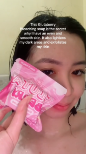 3pcs Glutaberry Bleaching Soap 50g with free mesh net by BELLA AMORE SKIN